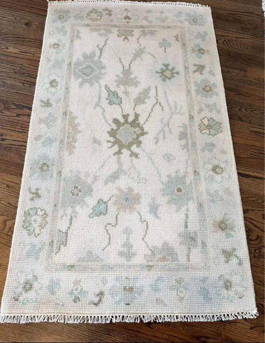 Evanesce Hand Knotted Carpet & Rugs