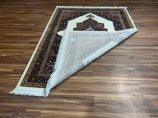 Fayaz Persian Carpet & Rug 5x7