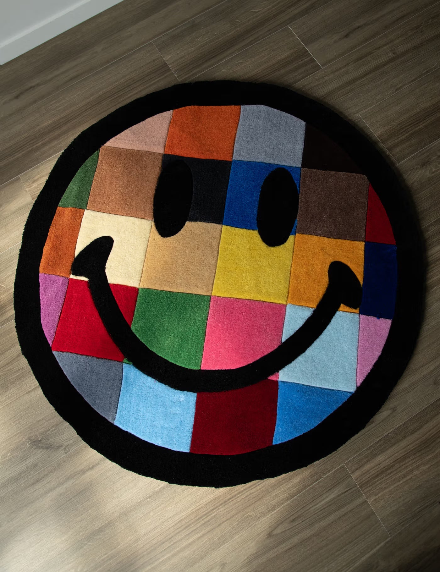Smiley Face High Quality hand Tufted Rug