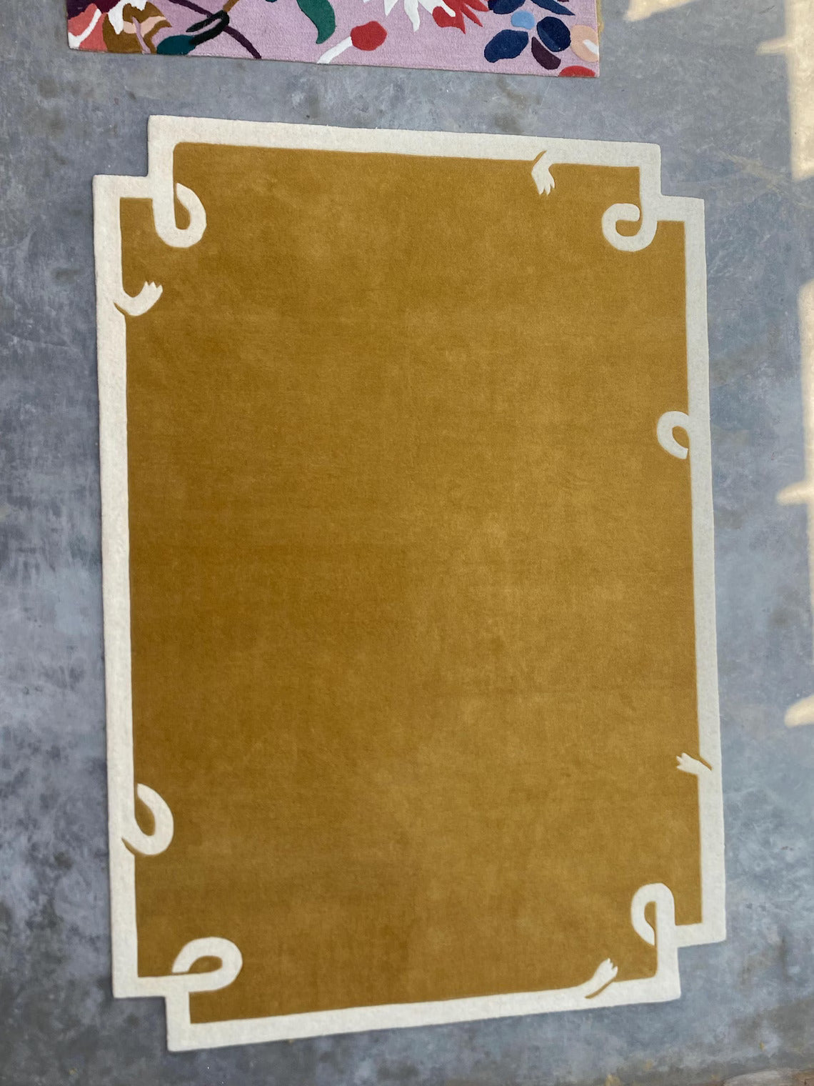 Quaint Hand Tufted Carpet & Rug