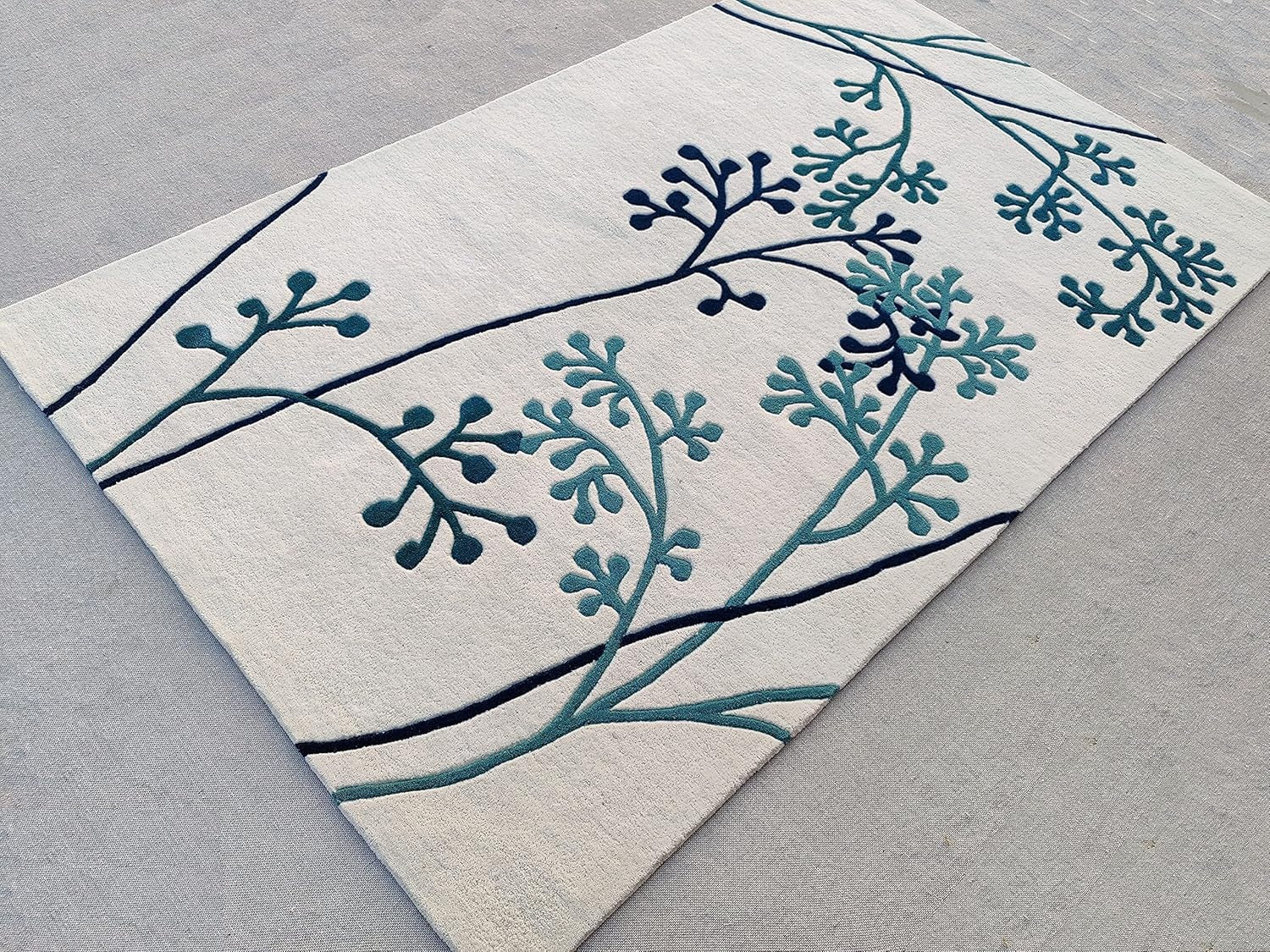 Pearlora Floral Hand Tufted Carpet & Rug