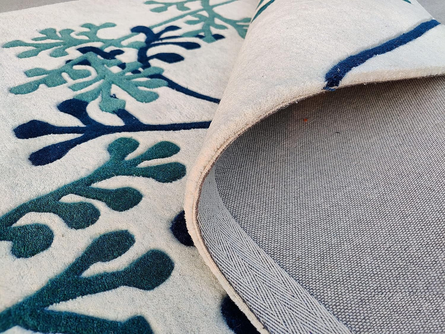 Pearlora Floral Hand Tufted Carpet & Rug