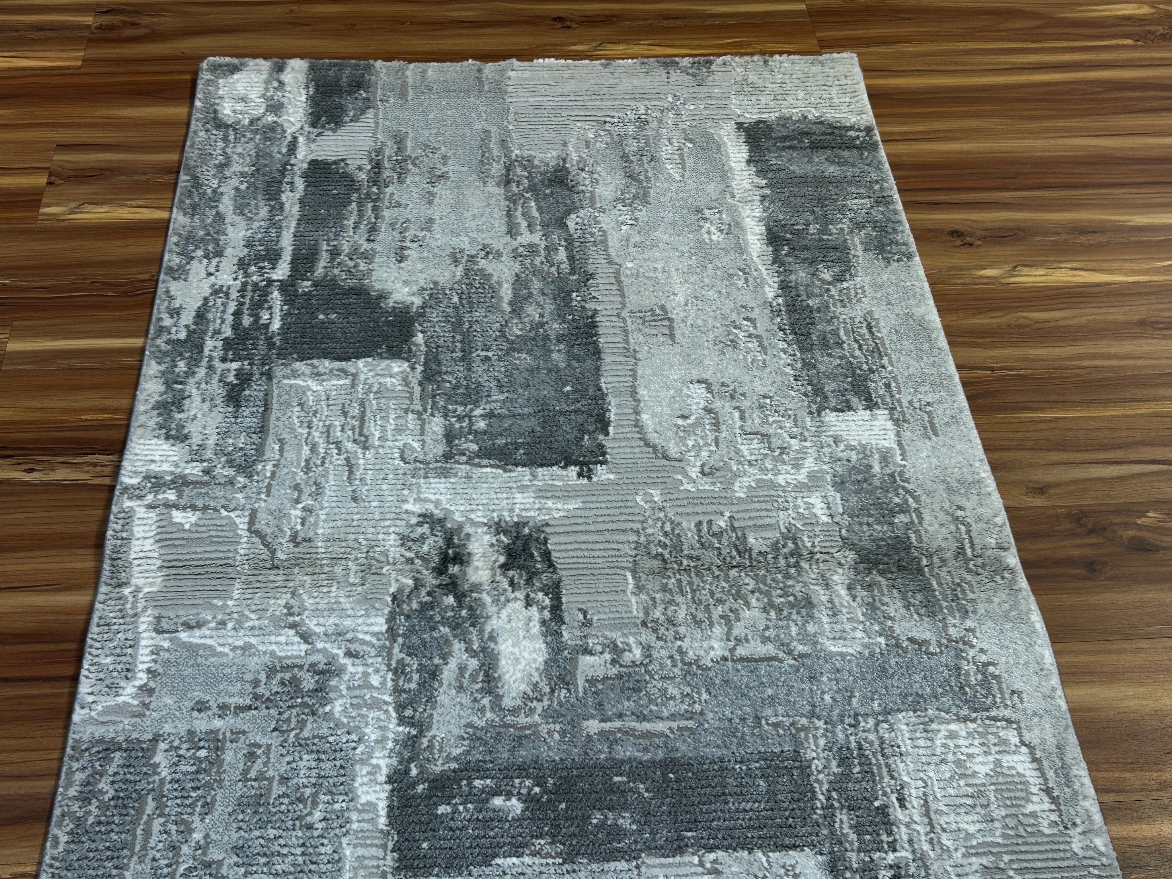 Strata Modern Carpet & Rug 2.7x5.1
