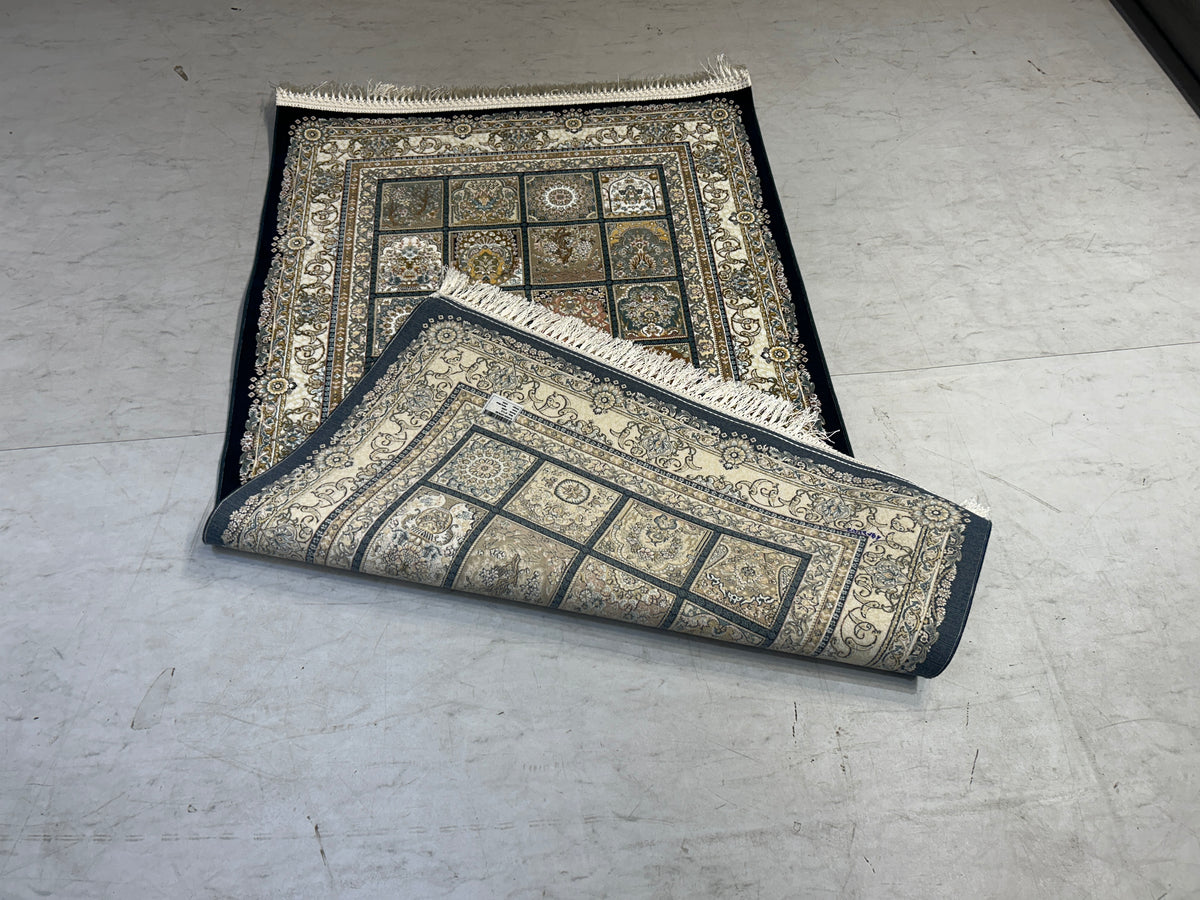 Hormeh Iranian Carpet & Rug 3x5