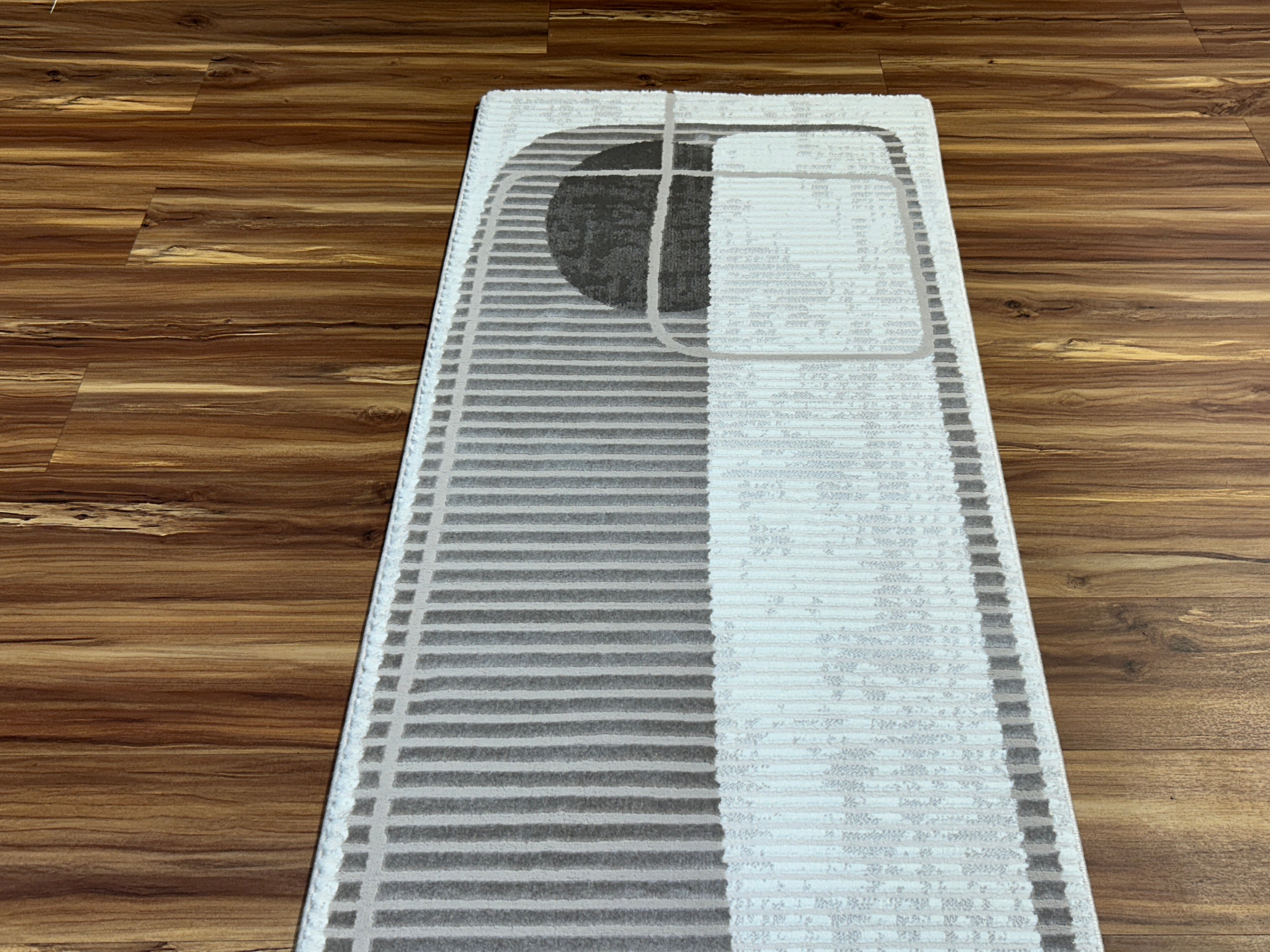 Faro Modern Carpet & Rug 2X5