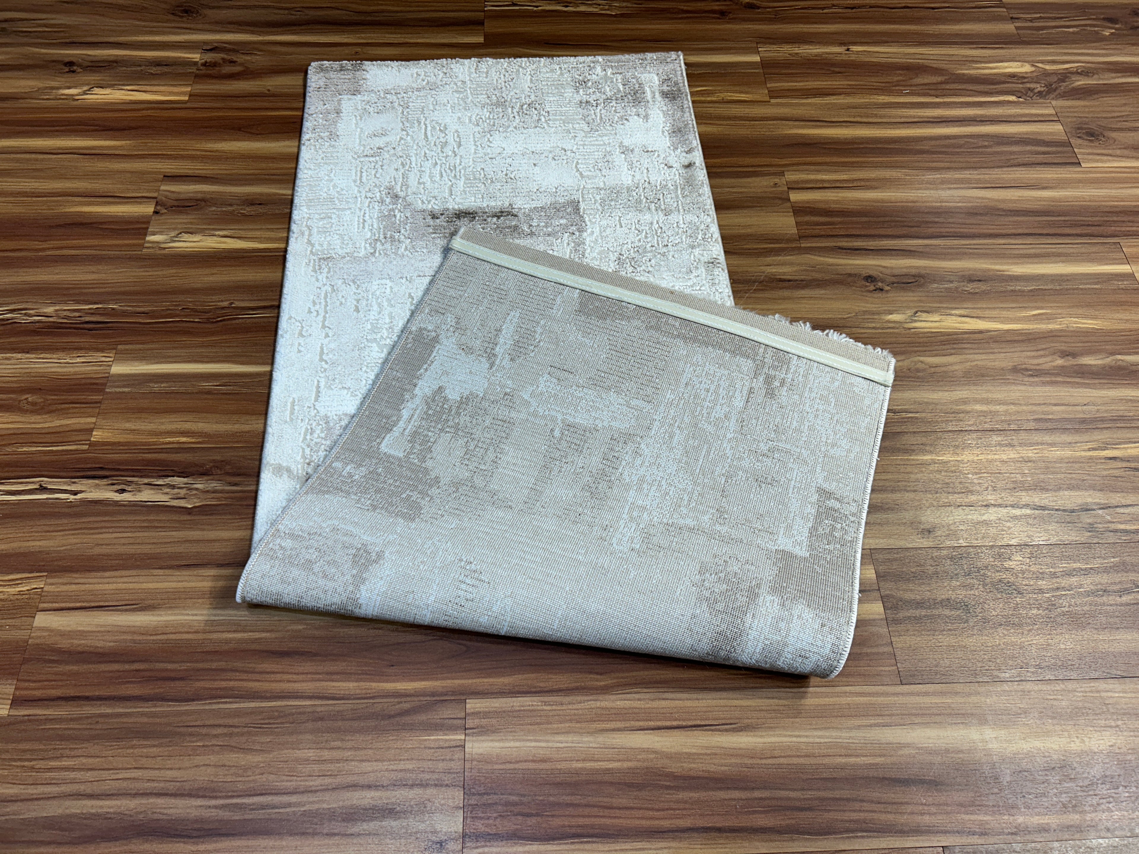 Aivo Modern Carpet & Rug 2X5