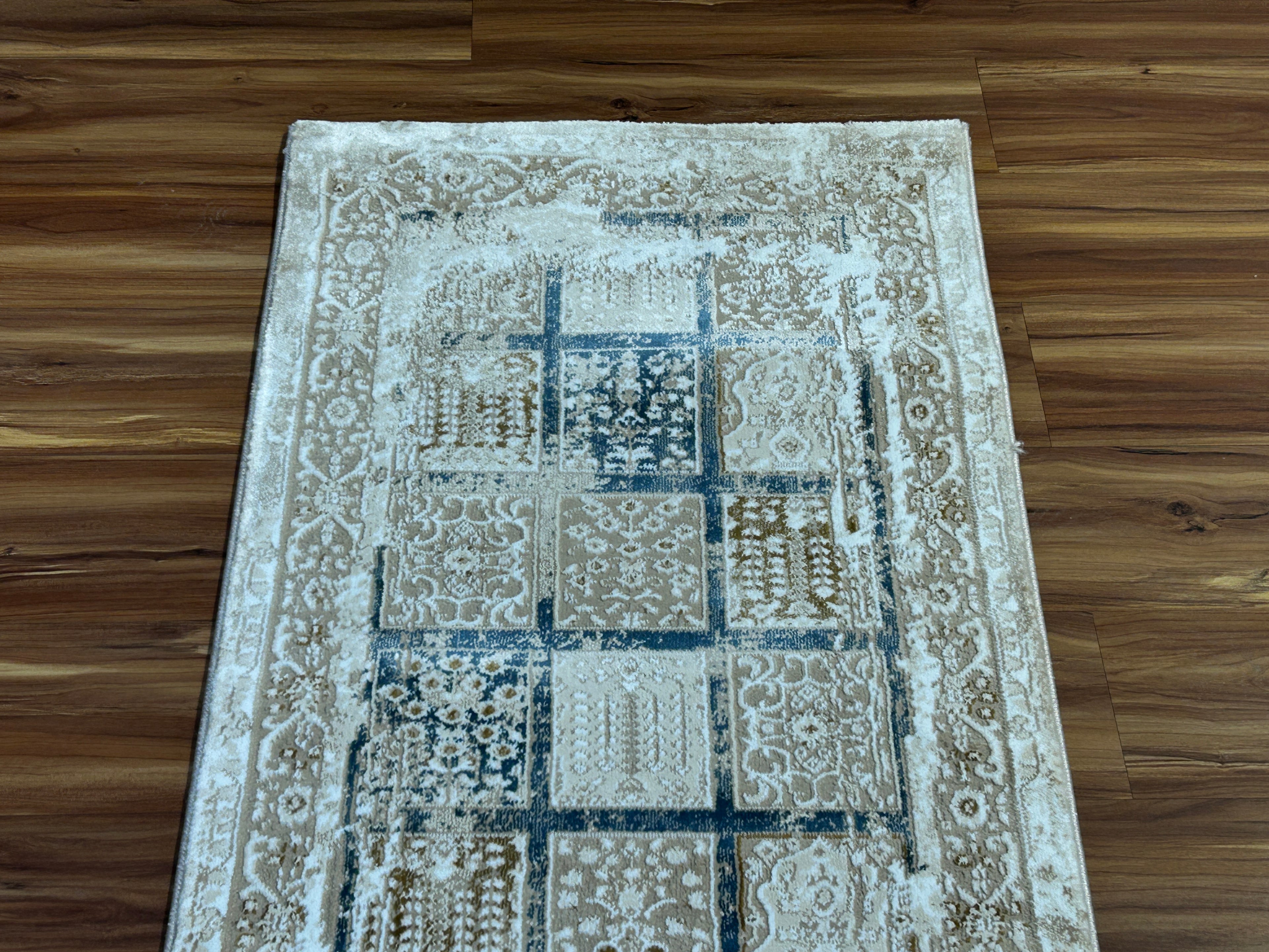 Kora Modern Carpet & Rug 2X5