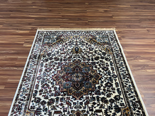 Hoor Persian Carpet & Rug 4x6