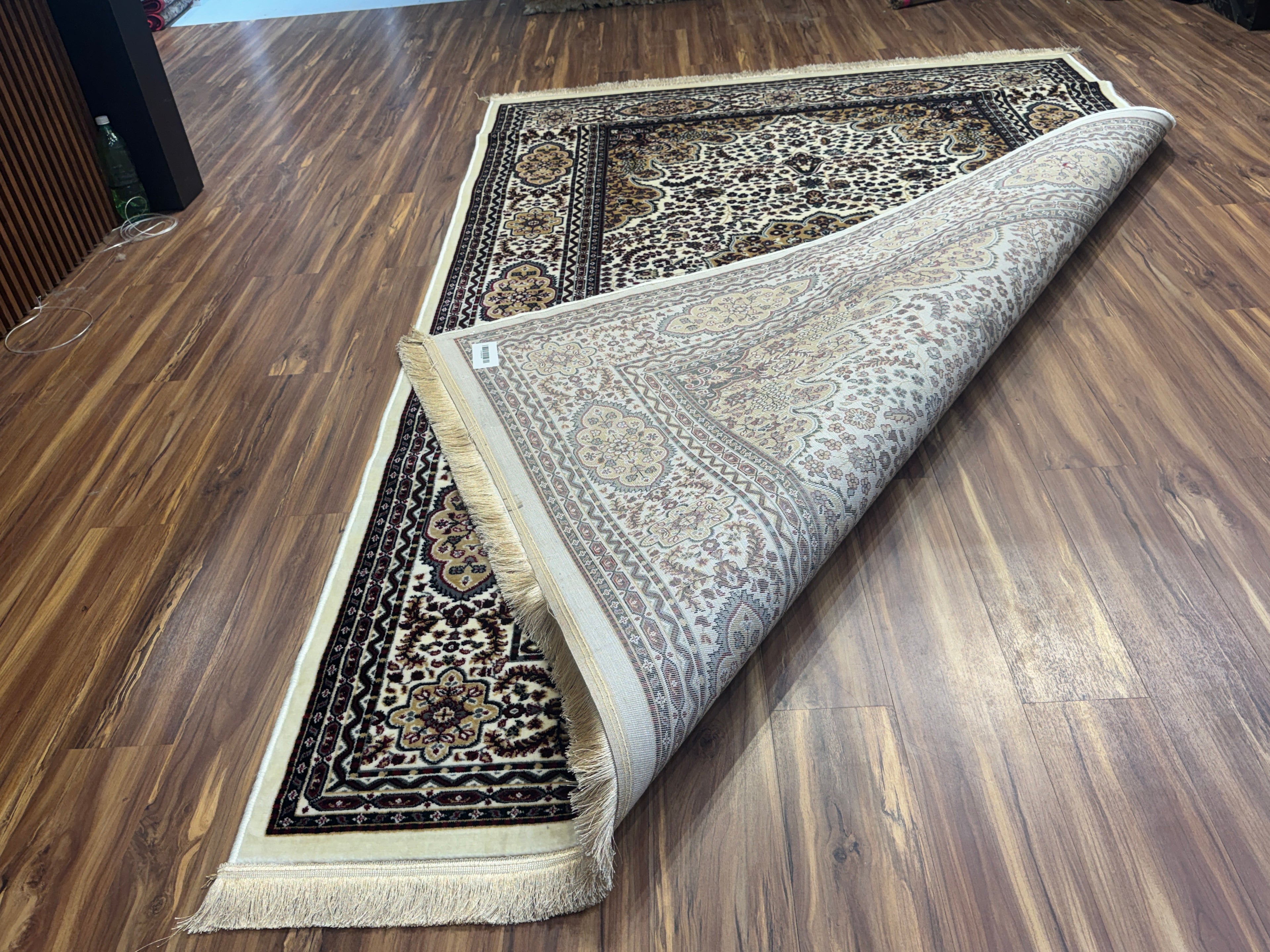 Yusra Persian Carpet & Rug 6x9