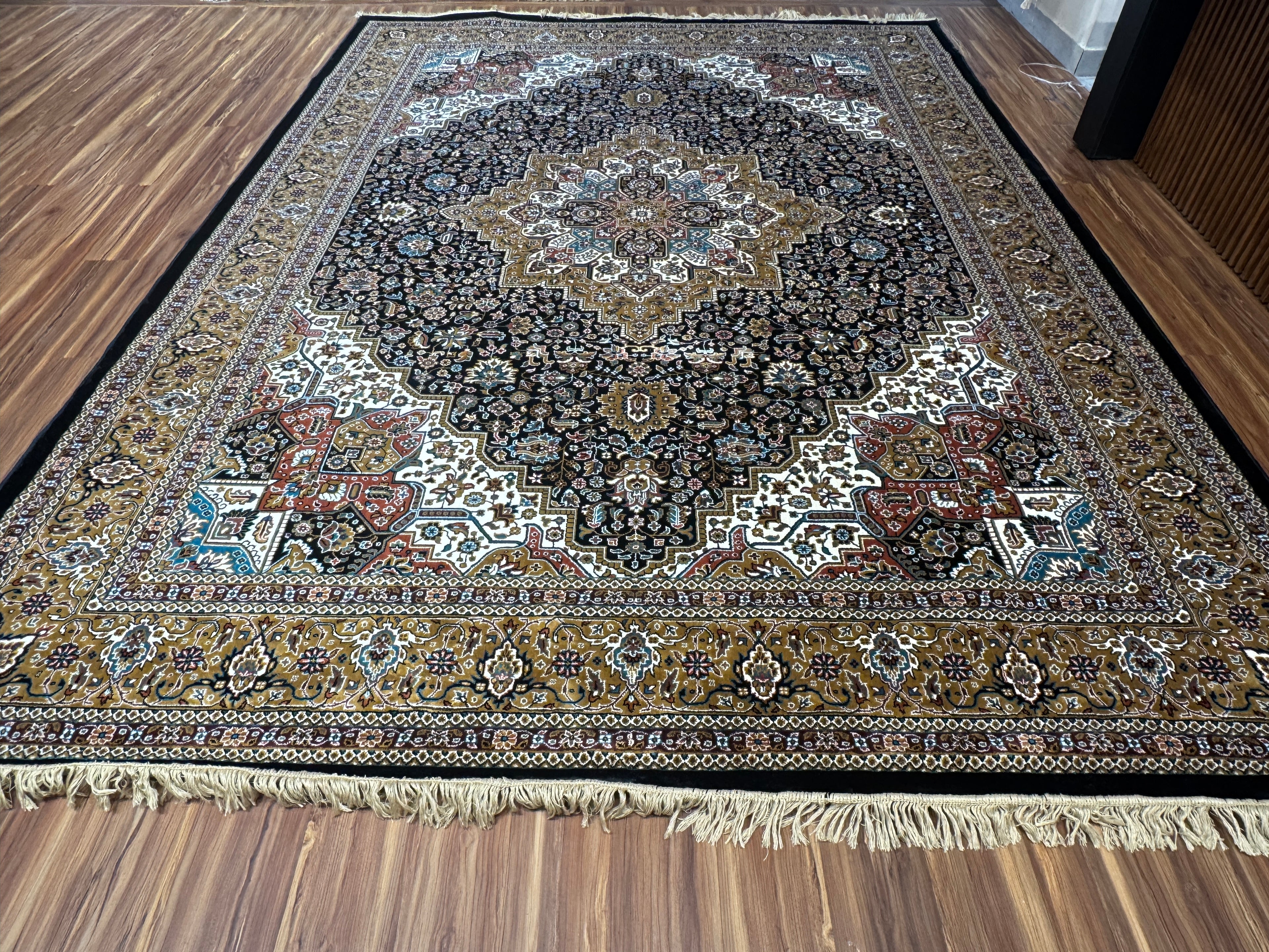 Riaz Persian Carpet & Rug 9x12