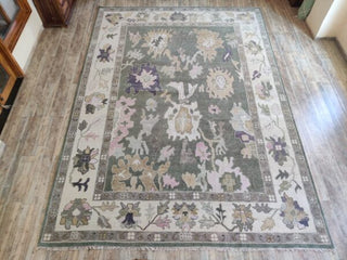 Vibrant Hand Knotted Carpet & Rugs