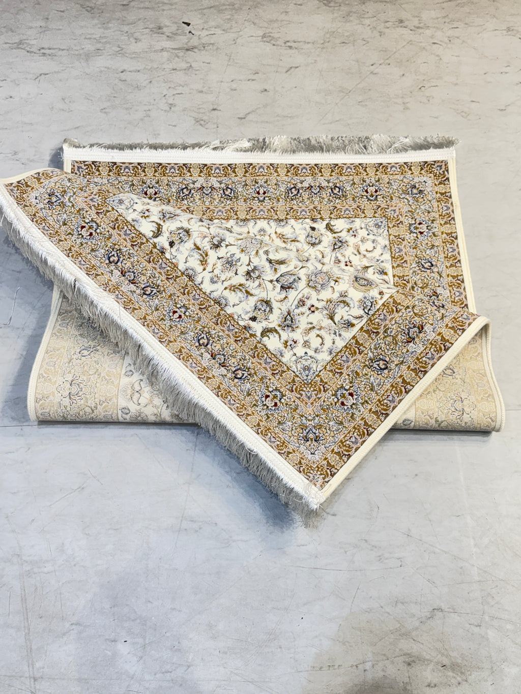 Yasir Iranian Carpet & Rug