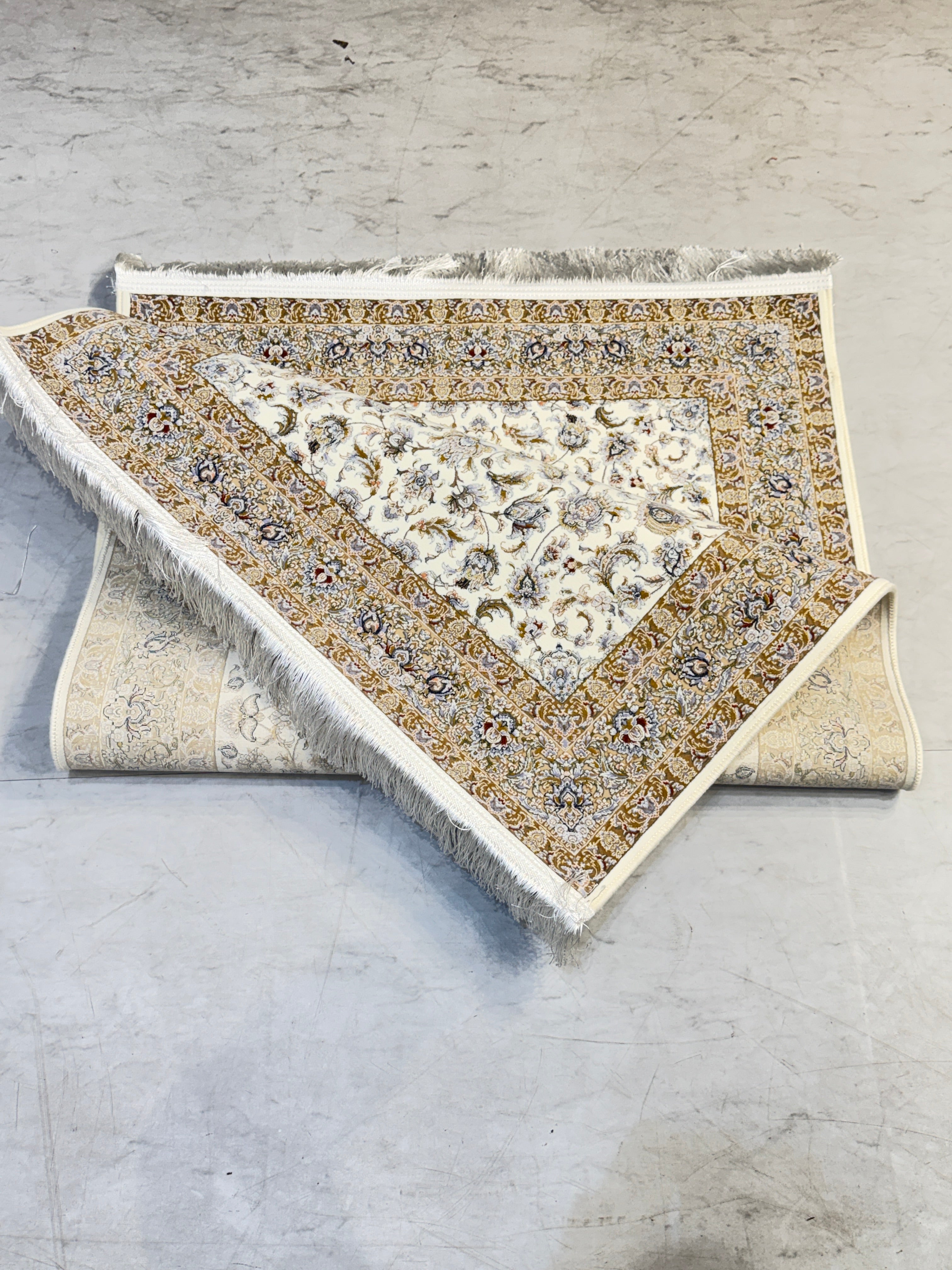 Yasir Iranian Carpet & Rug