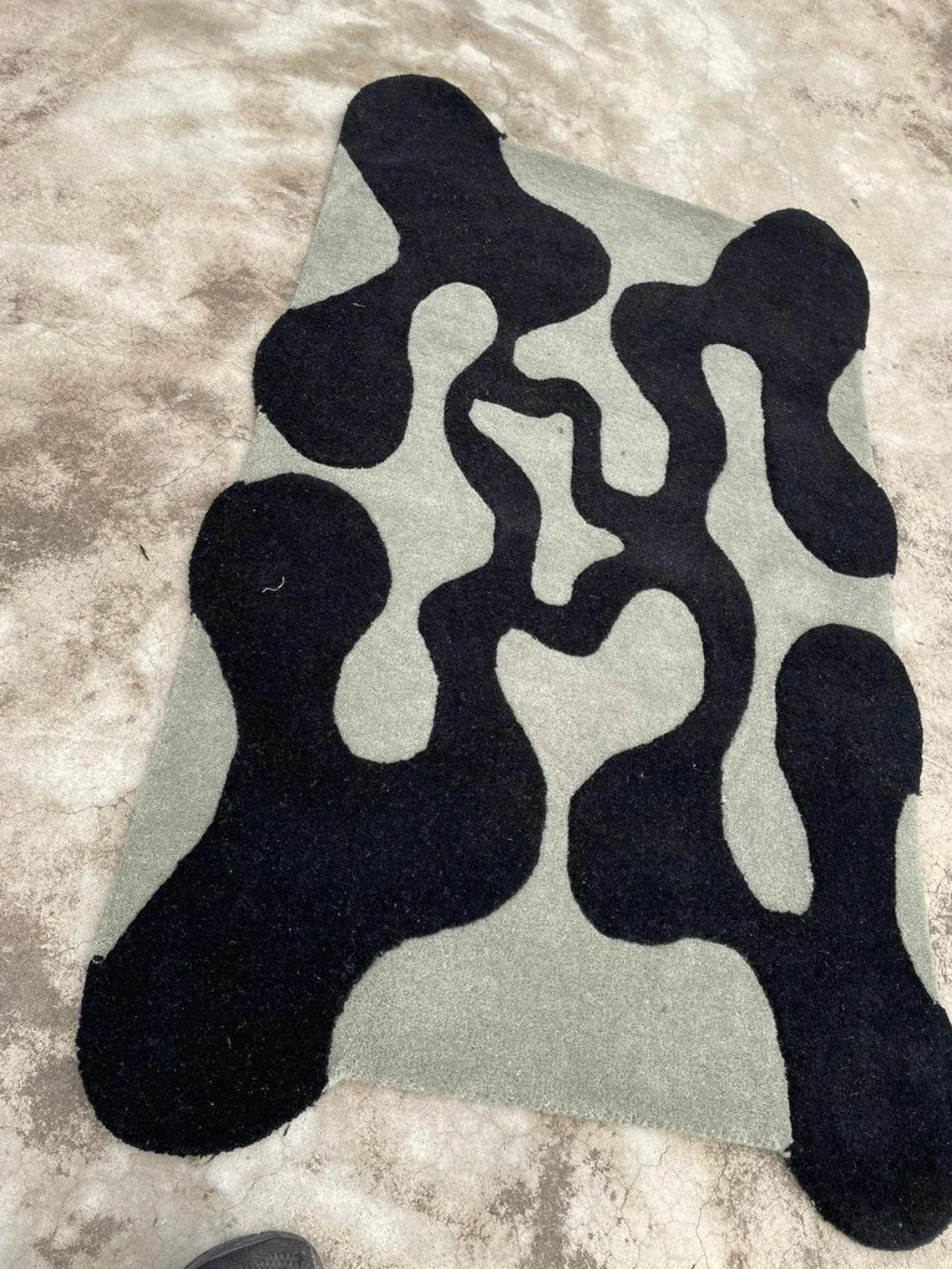 Mirage Irregular Hand Tufted Carpet