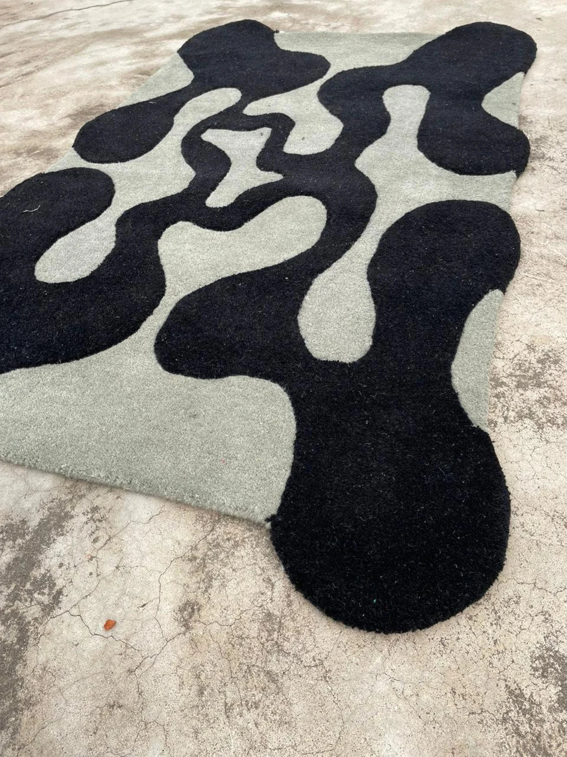 Mirage Irregular Hand Tufted Carpet