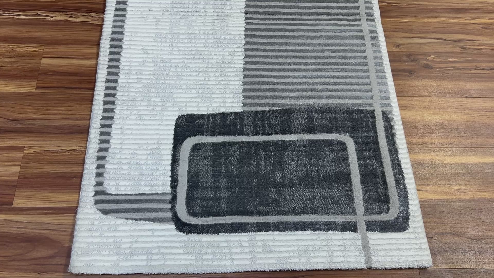Monolith Modern Carpet & Rug 2.7x5.1