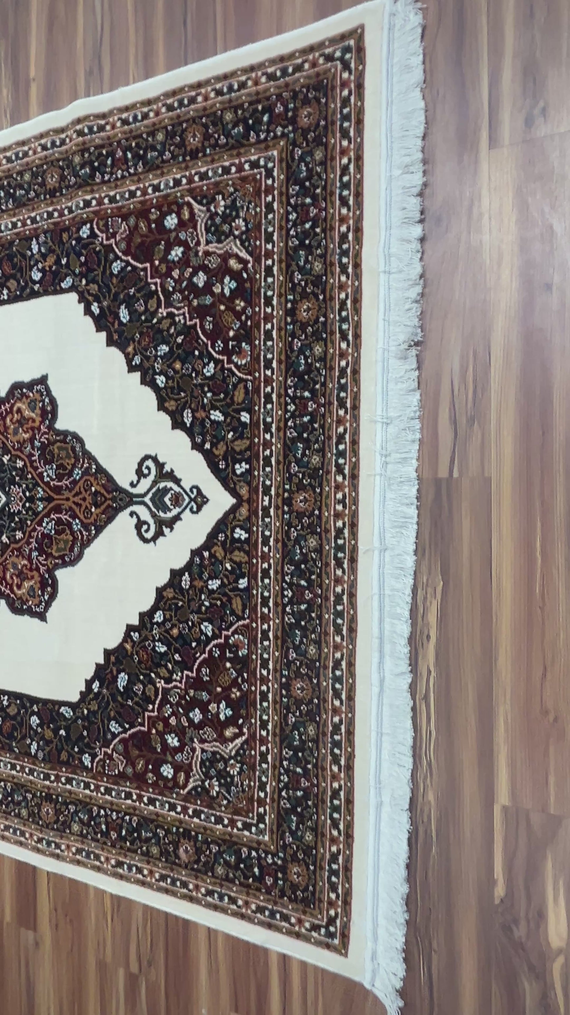 Fayaz Persian Carpet & Rug 5x7