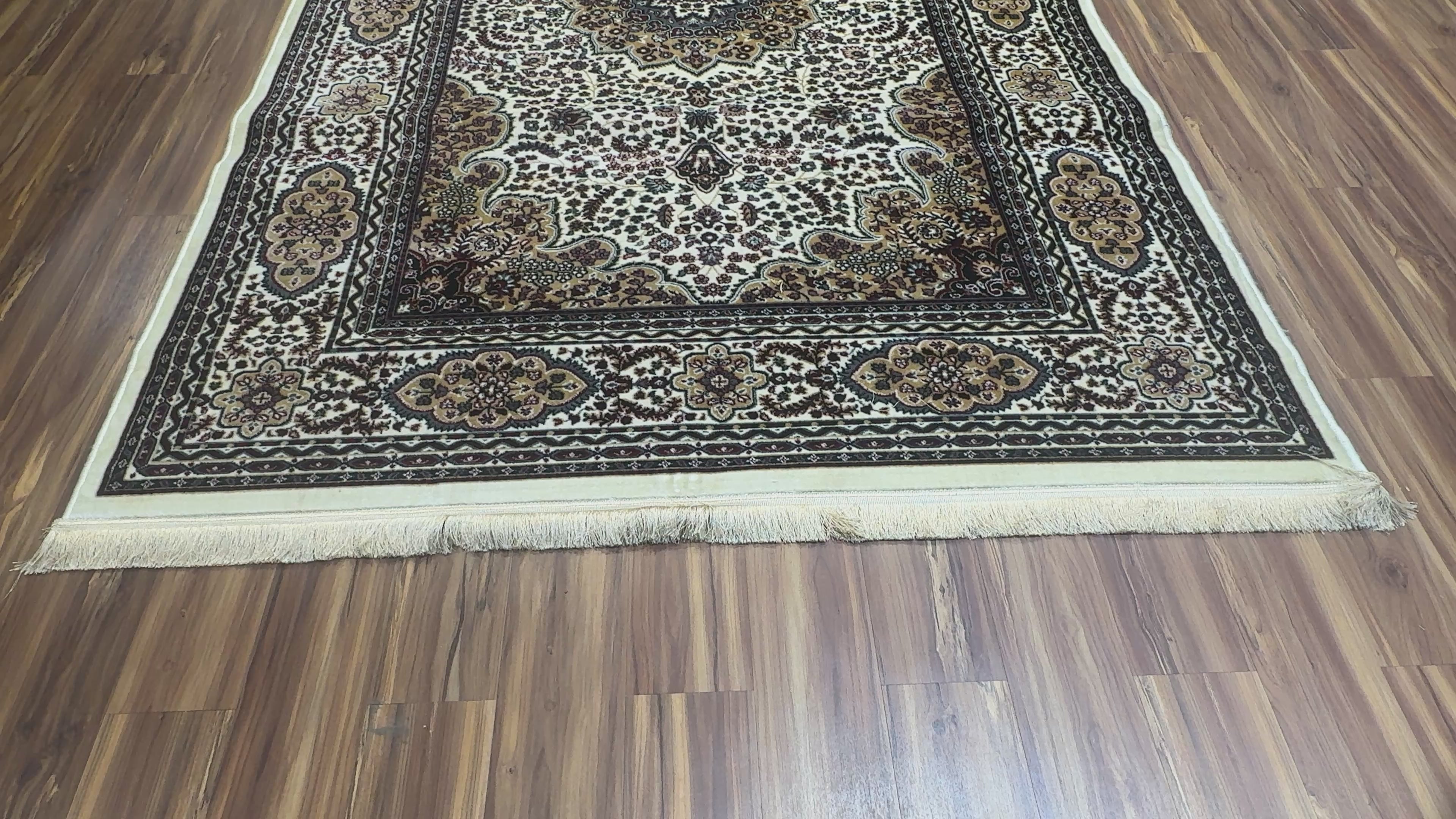 Yusra Persian Carpet & Rug 6x9