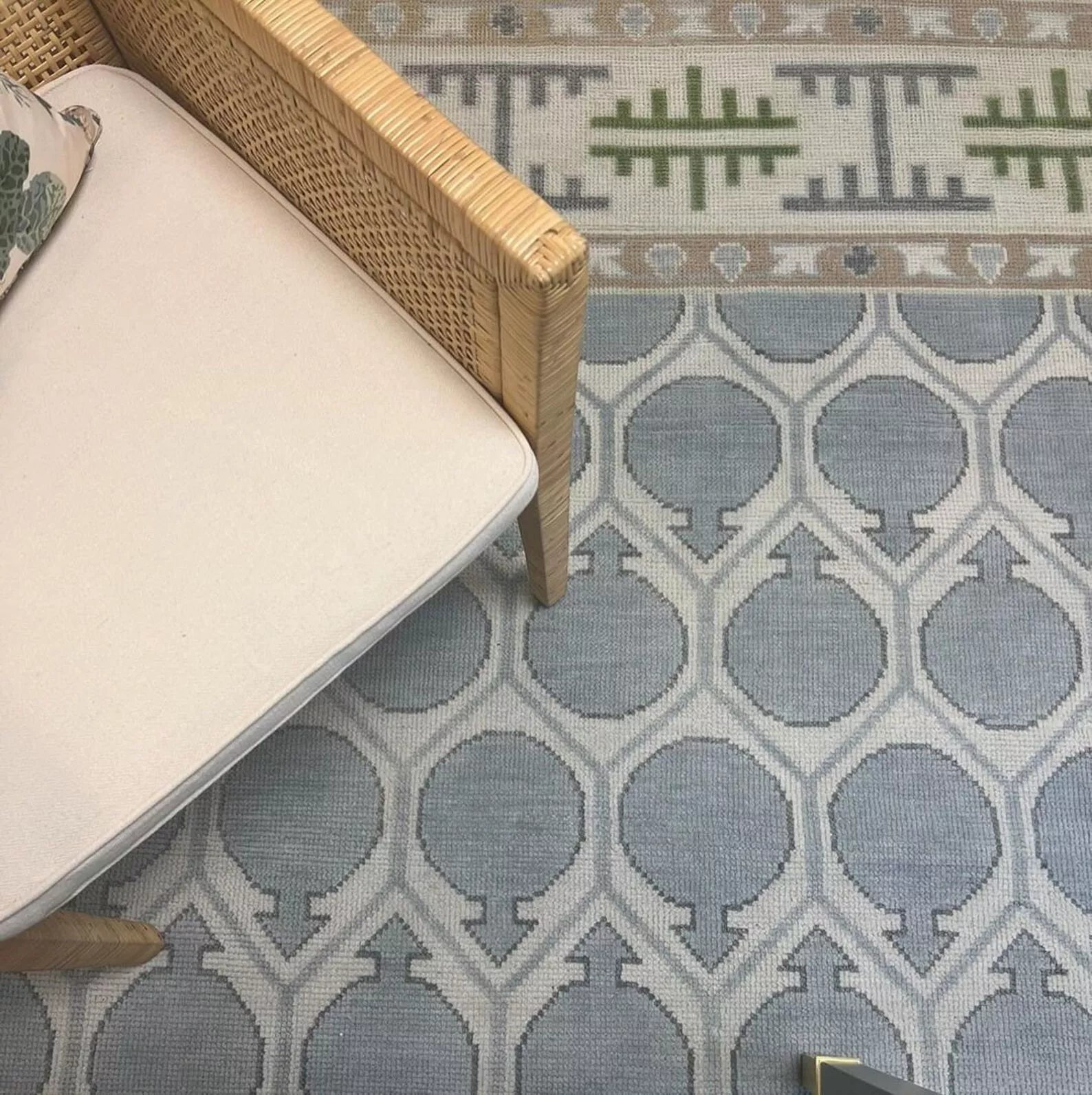 Genesis Hand Knotted Carpet & Rugs