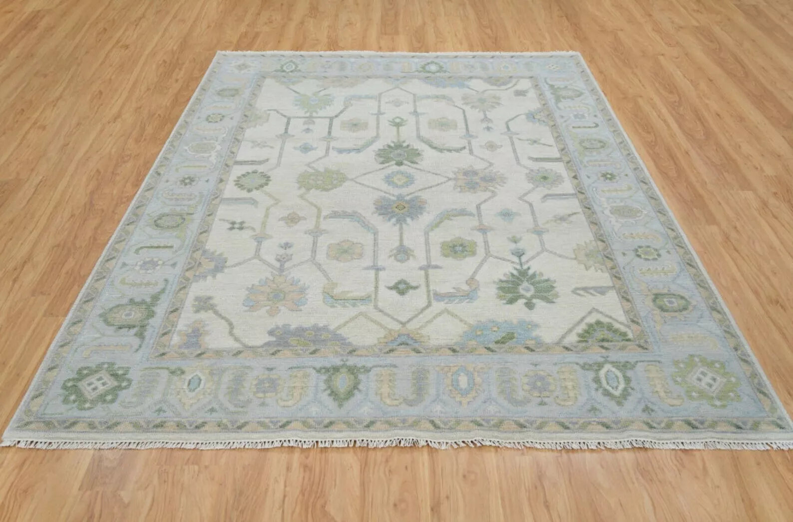Oasis Hand Knotted Carpet & Rugs