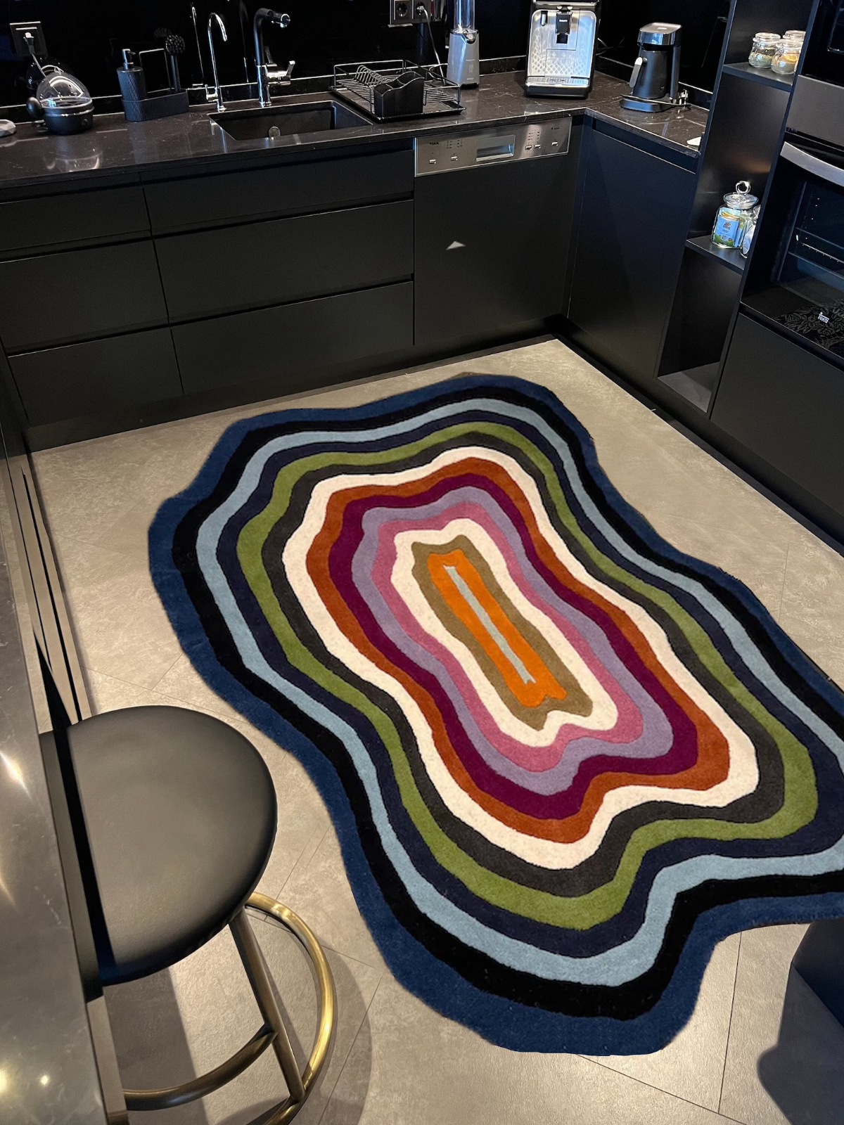 Flow Irregular Hand Tufted Carpet